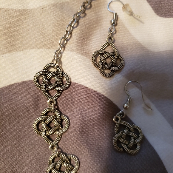 Costume jewelry sets - Picture 3 of 5